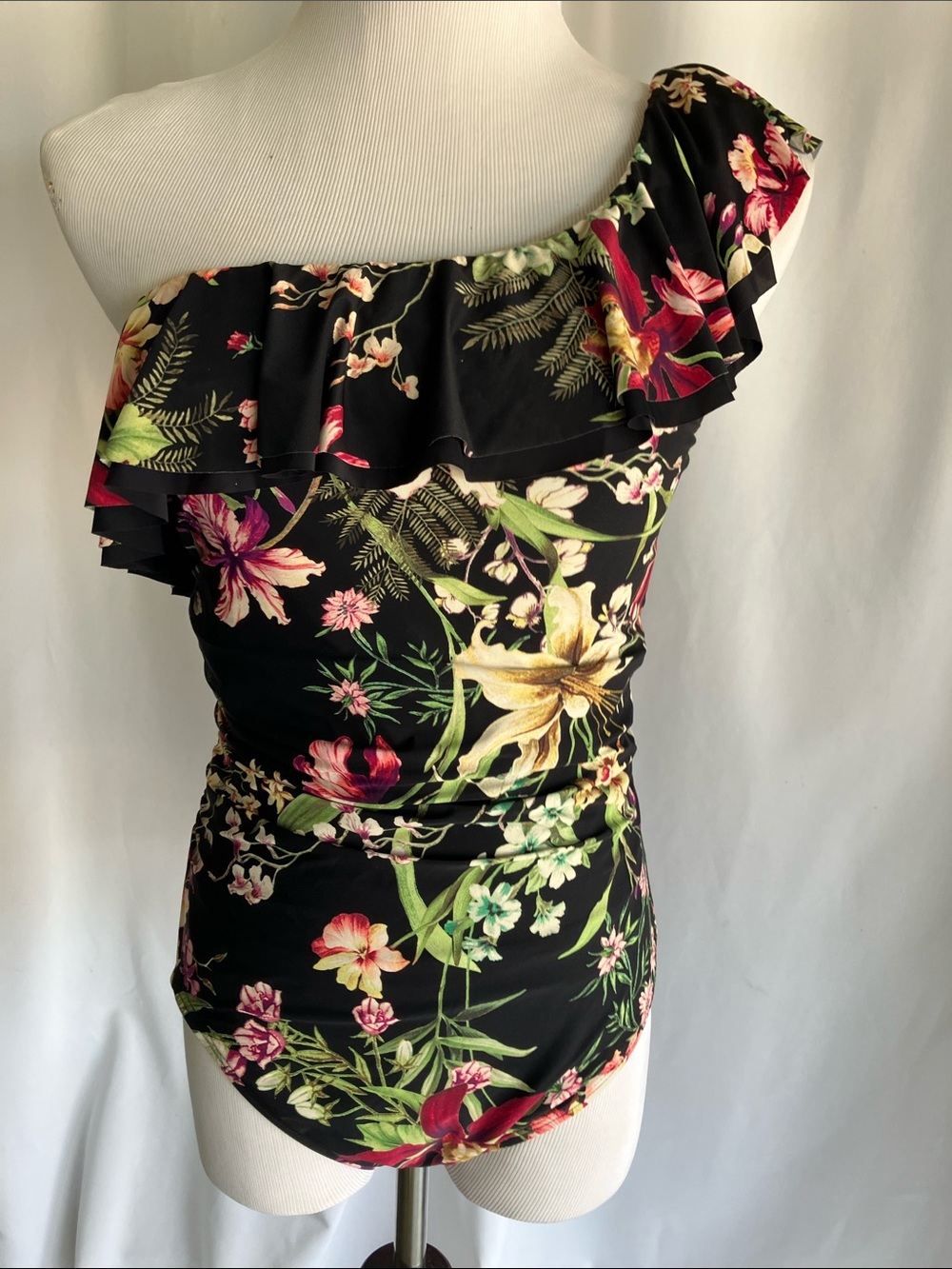 One-Shoulder Floral Ruffle One-Piece Swimsuit - Black